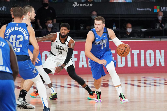 配合上的默 配合上的默